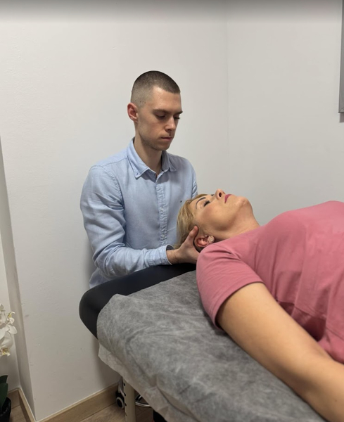 Zdjęcie na okładce dla Fizjoterapia i rehabilitacja Oskar Bogusz Stęszew